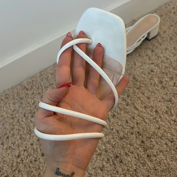 Elegant White Strappy Women's Heels - Picture 4 of 5